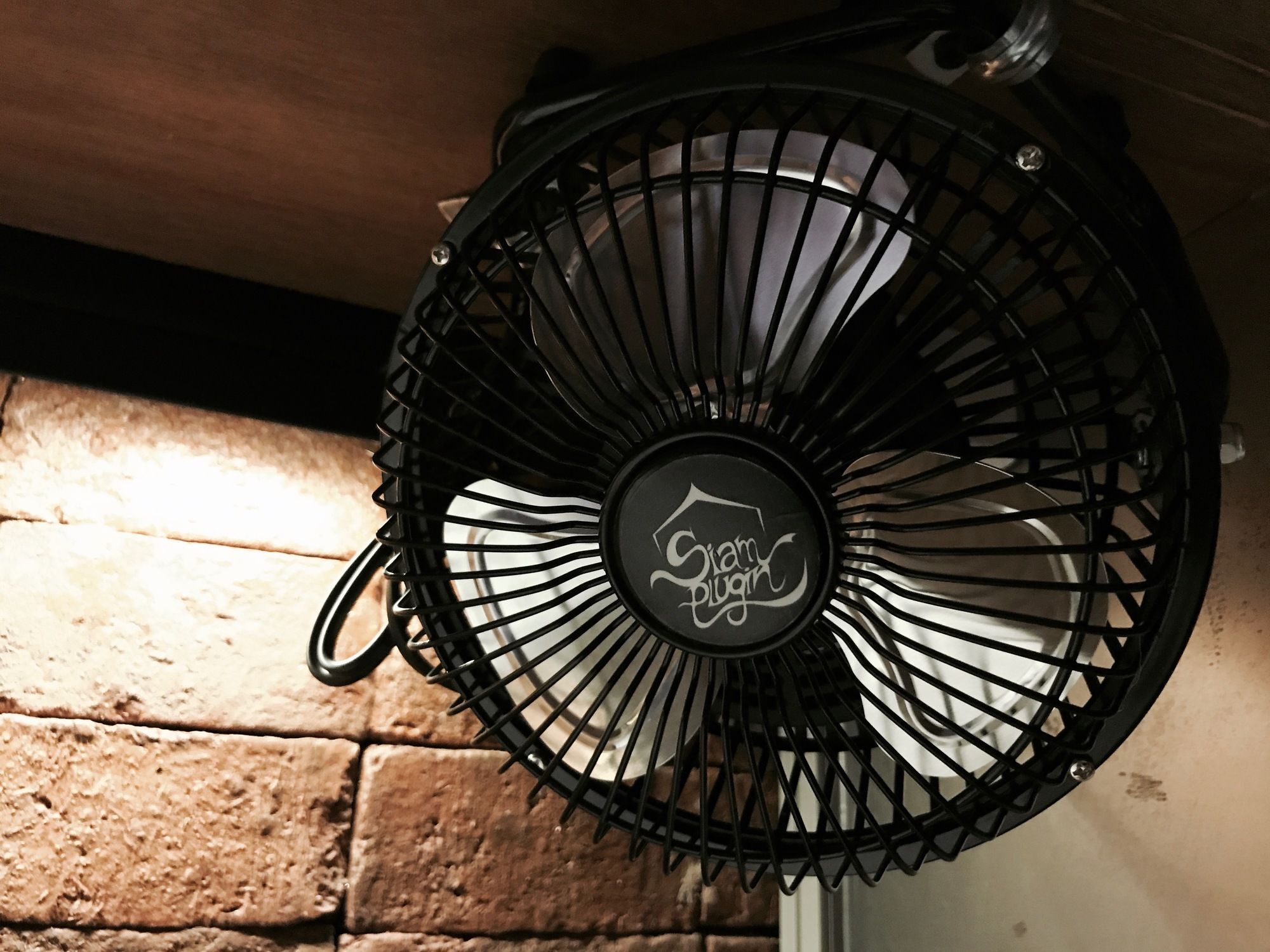Siam Plug In Hostel Bangkok Exterior foto